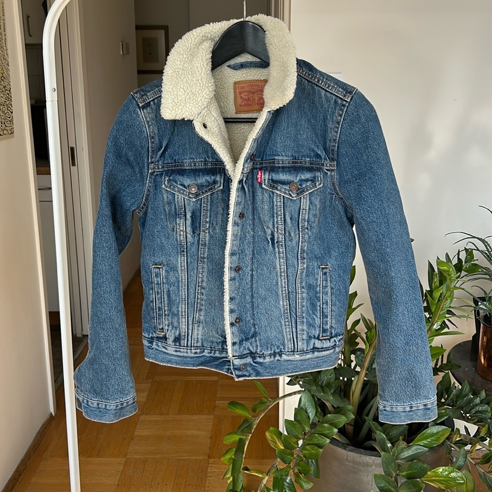 Levi’s Sherpa lined denim jacket